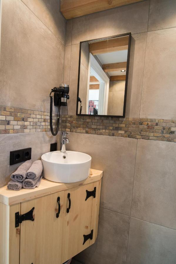Luxury Chalets Моникендам Екстериор снимка