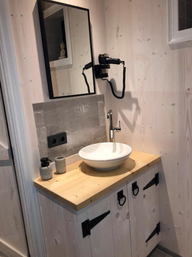 Luxury Chalets Моникендам Екстериор снимка