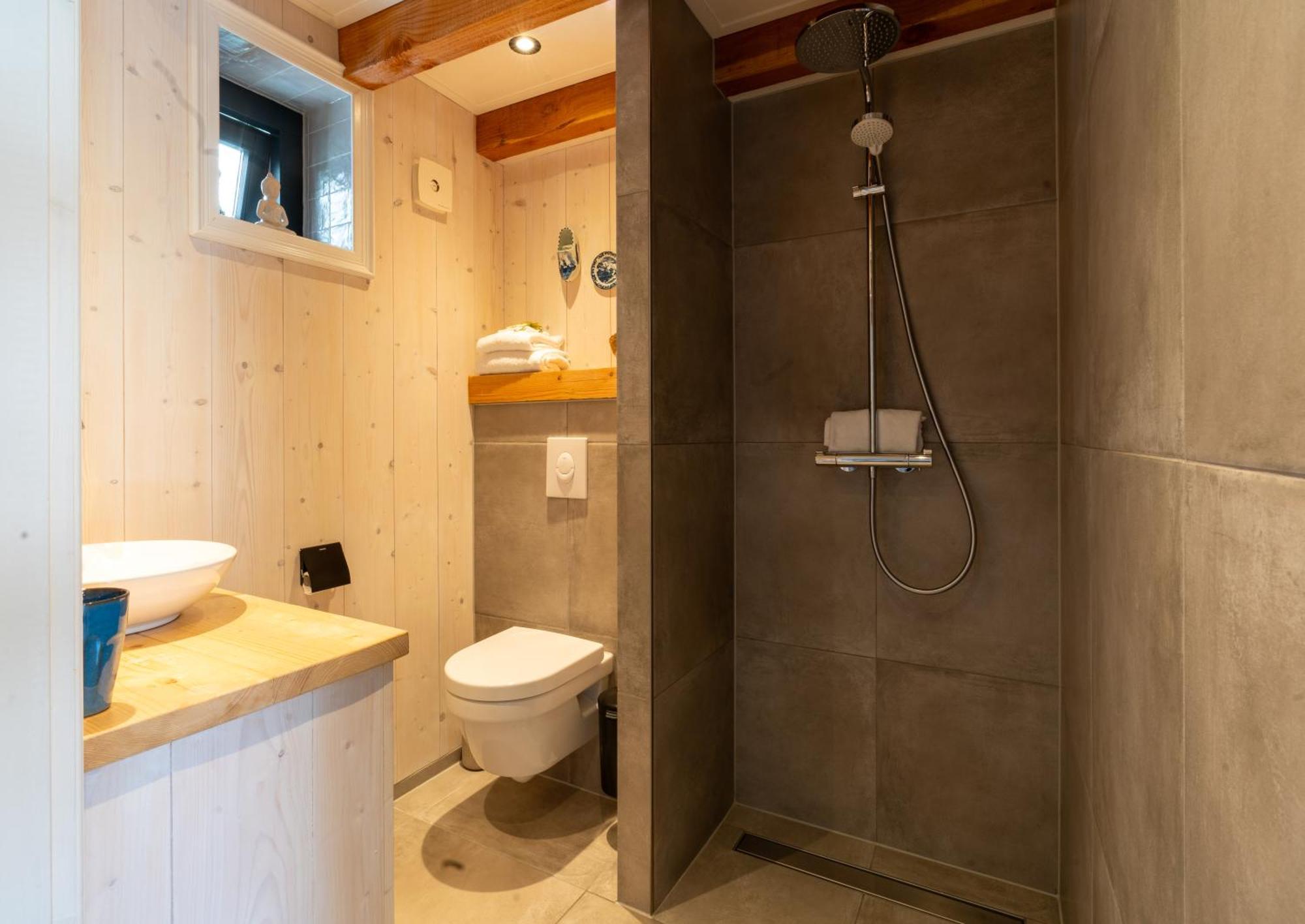 Luxury Chalets Моникендам Екстериор снимка